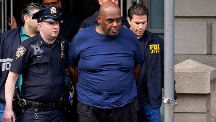New York metrosunda silahlı saldırı düzenleyen Frank James tutuklu yargılanacak