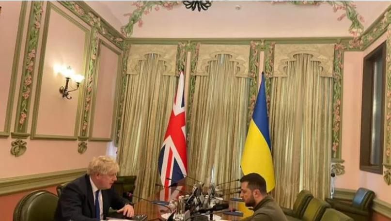 İngiltere Başbakanı Johnson’dan Kiev’e sürpriz ziyaret İngiltere Başbakanı Johnson’dan Kiev’e sürpriz ziyaret