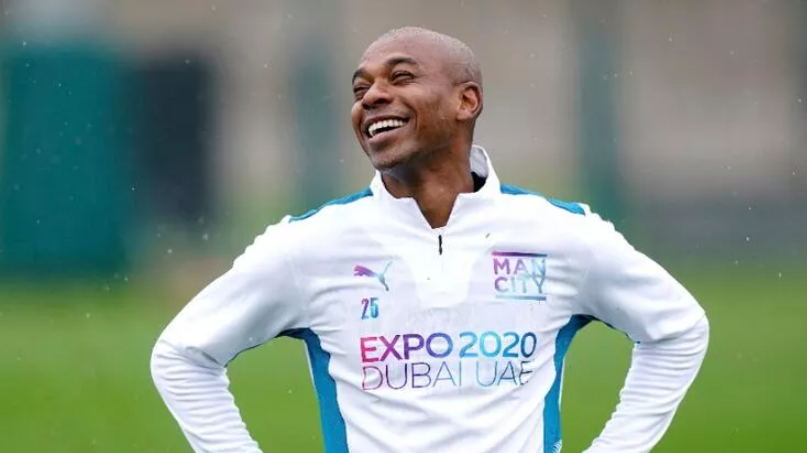 Fernandinho Manchester City’ye veda ediyor