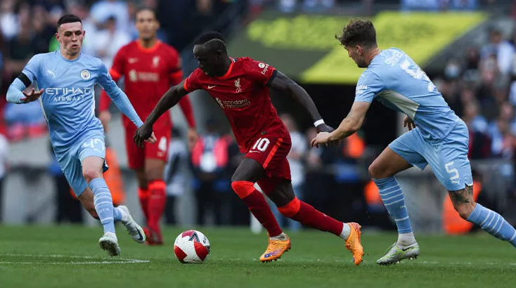 5 gollü maçta Liverpool, Manchester City’yi devirdi