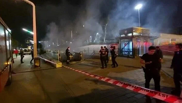 Taksim metro istasyonunda yangın