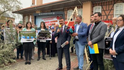 İYİ Parti Bursa İl Başkanı Selçuk Türkoğlu’ndan zeytin arazileri protestosu