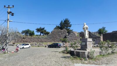 Assos’taki Aristoteles heykeli yenilendi