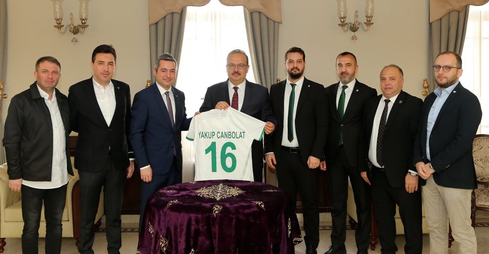 Bursaspor yönetimi Vali Canbolat’ı ziyaret etti