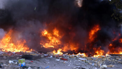 Bursa’da korkutan yangın! Hurdalıktaki çöplük alevlere teslim oldu