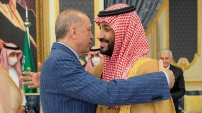 İngilizler’den ‘Erdoğan’ın Prens Selman’a sarılma fotoğrafı’ analizi