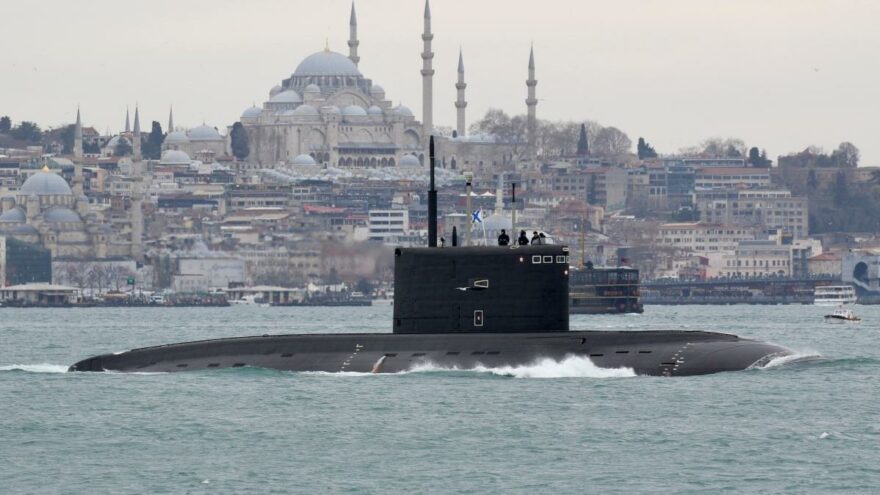 Rus denizaltıları Karadeniz’den Ukrayna’ya seyir füzeleri fırlattı
