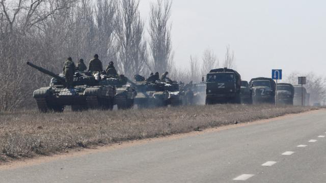 Rus ordusu Luhansk’da nitrik asit tankını vurdu