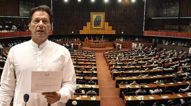 Pakistan’da meclis feshedildi