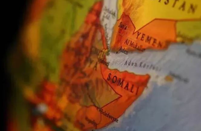 Somali’de askeri konvoya saldırı: 10 ölü
