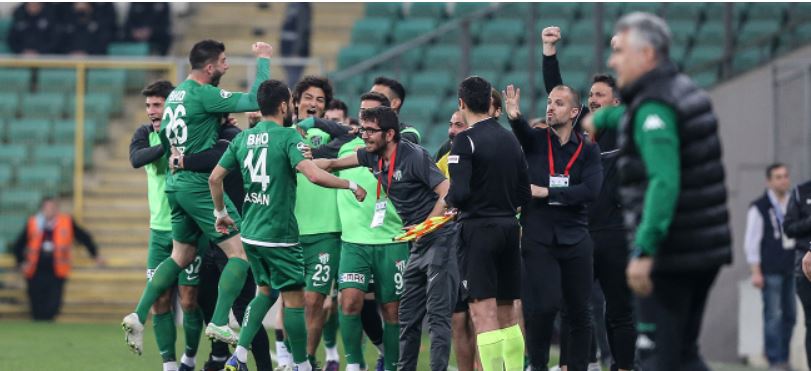 Bursaspor’da kart endişesi