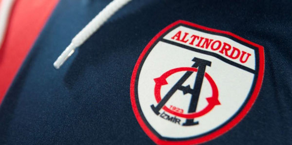 Altınordu lidere konuk oluyor