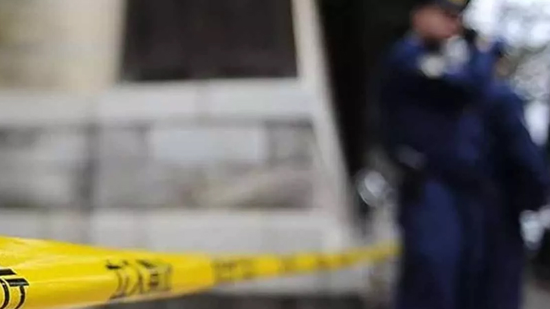 Annesinin cesedini 2 hafta boyunca tuvalette sakladı