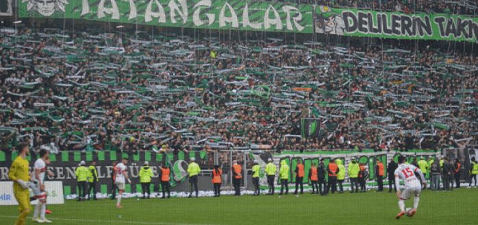 Cumhurbaşkanı Erdoğan Sakaryaspor’u tebrik etti