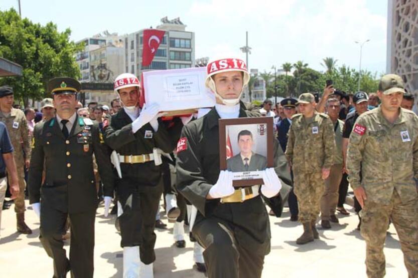 Şehit Piyade Teğmen Güler’in cenazesi memleketi Antalya’da