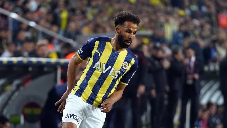 Fenerbahçe’de Nazım Sangare sakatlandı Fenerbahçe’de Nazım Sangare sakatlandı