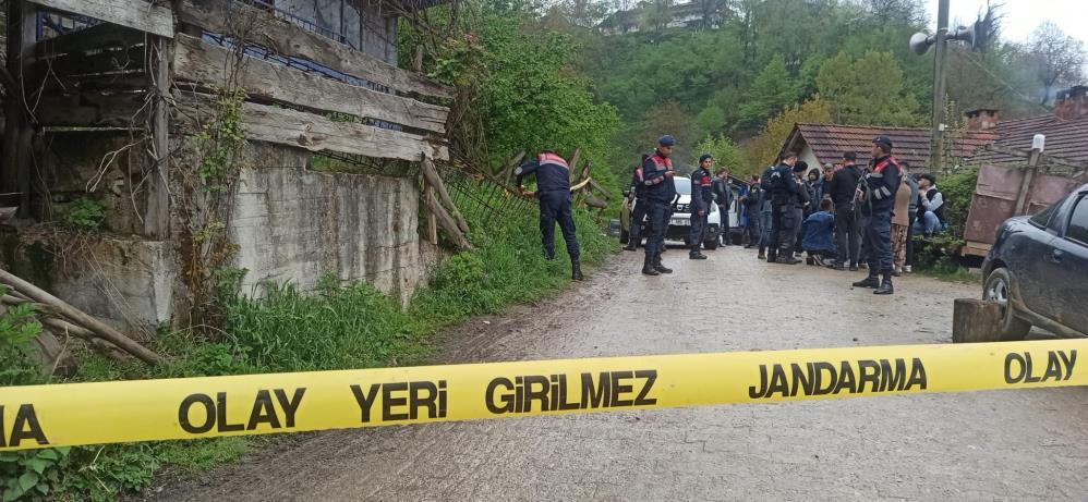 Boşanma aşamasındaki eşini öldürdü, oğlunu yaraladı