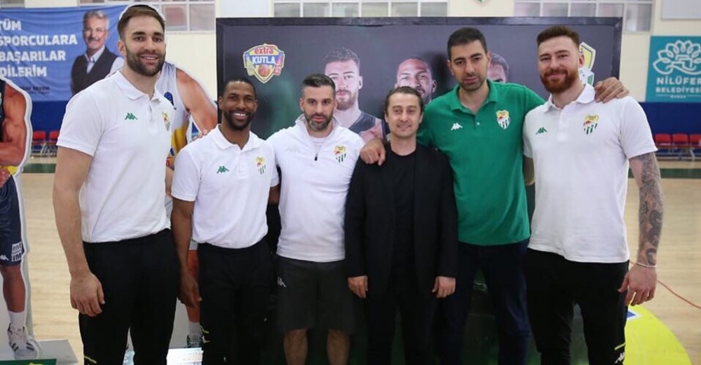 Frutti Extra Bursaspor, üç oyuncusuyla sözleşme yeniledi