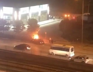 Bursa’da seyir halindeki otomobil alev alev yandı