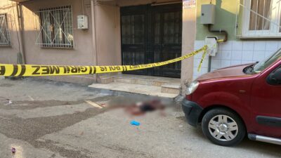 Bursa’da sokak ortasında dehşet! 3 yerinden bıçaklandı