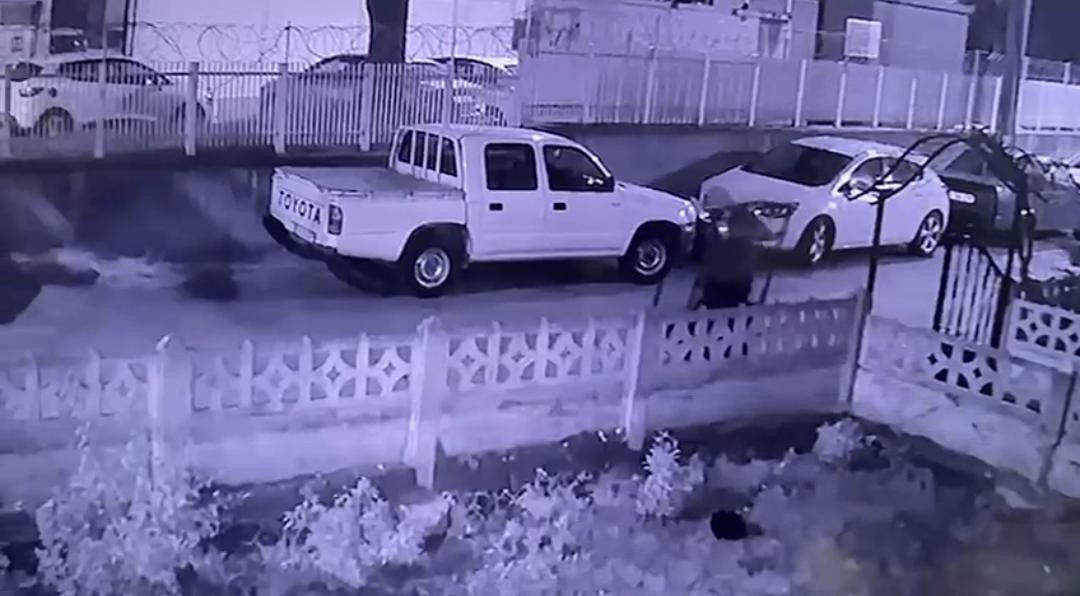 Bursa’da hayrete düşüren hırsızlık! Bahçe kapısını çaldı