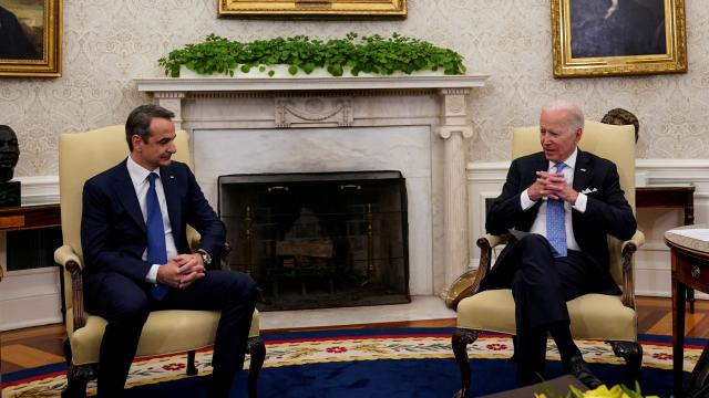 Biden ve Miçotakis Beyaz Saray’da Ukrayna savaşını görüştü