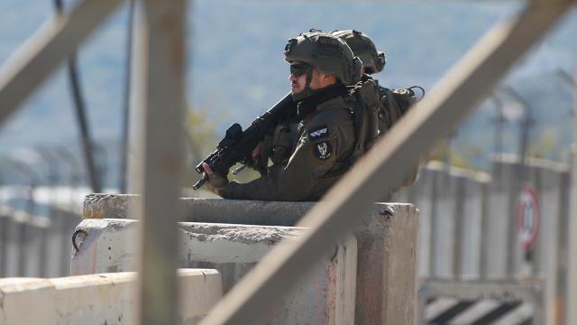 İsrail ordusu: Lübnan sınırında silah kaçakçısı 3 şüpheli gözaltına alındı