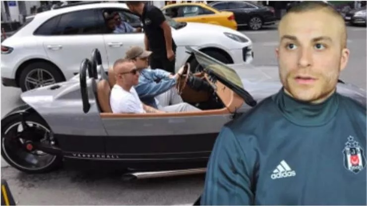 Gökhan Töre üç tekerli otomobile bindi.
