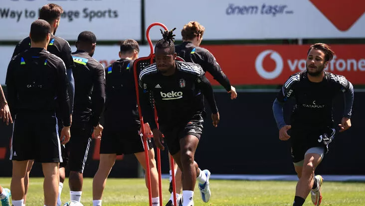 Beşiktaş’ta Can Bozdoğan takımla çalıştı
