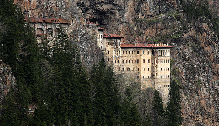 Sümela Manastırı yeniden ziyarete açıldı