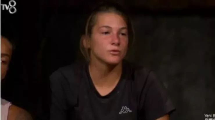 Survivor Nisa seremonide uyuyakaldı!