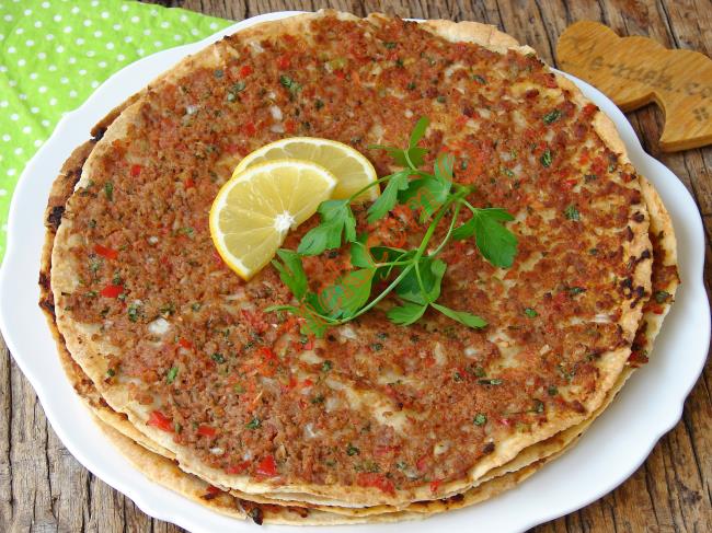 Evde lahmacun nasıl yapılır?