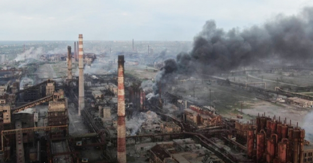 Rusya, Azovstal çelik fabrikasına hava saldırısını sürdürüyor
