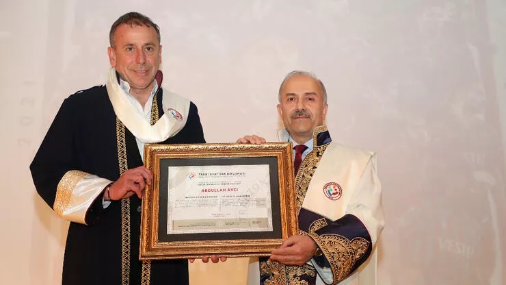 Abdullah Avcı’ya Trabzon Üniversitesi tarafından ‘Fahri Doktora’ unvanı verildi