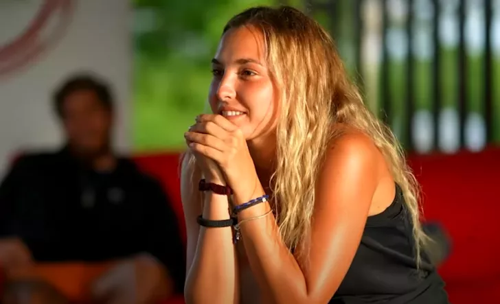 Survivor Sude tatil pozlarıyla büyüledi!