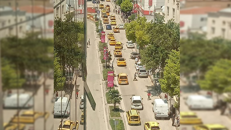 Elazığ’da taksici esnafı akaryakıt zamlarını protesto etti