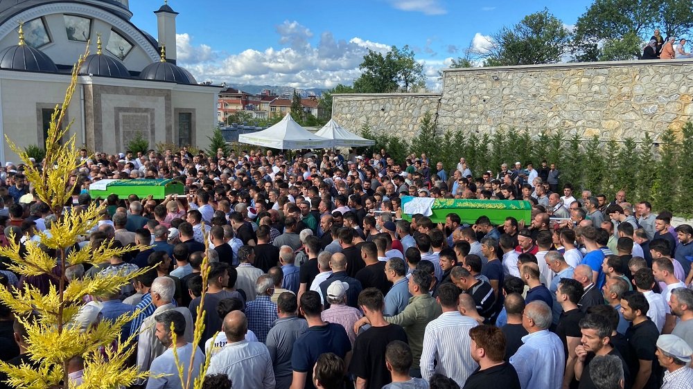 Yürek yakan olay! Yeni evli çift balayından memleketine tabutla döndü