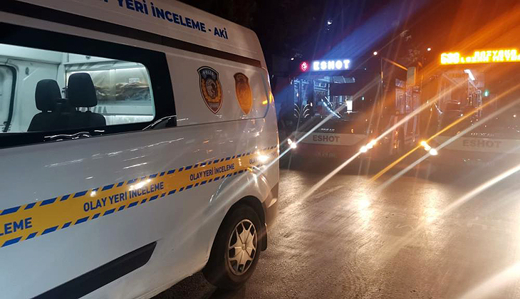 İzmir’de belediye otobüsünün tavanına ‘yorgun mermi’ isabet etti