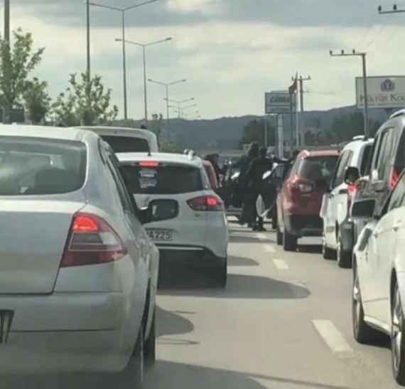 Bursa’da trafiği kapatan düğün konvoyuna isyan