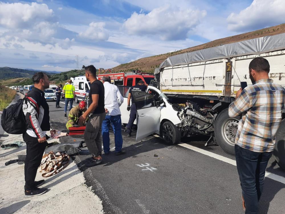 Bursa’da otobanda feci kaza: 4 yaralı