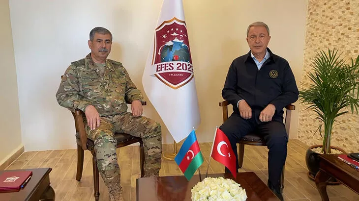 Bakan Akar Azerbaycan ve Kosova Savunma Bakanları ile görüştü