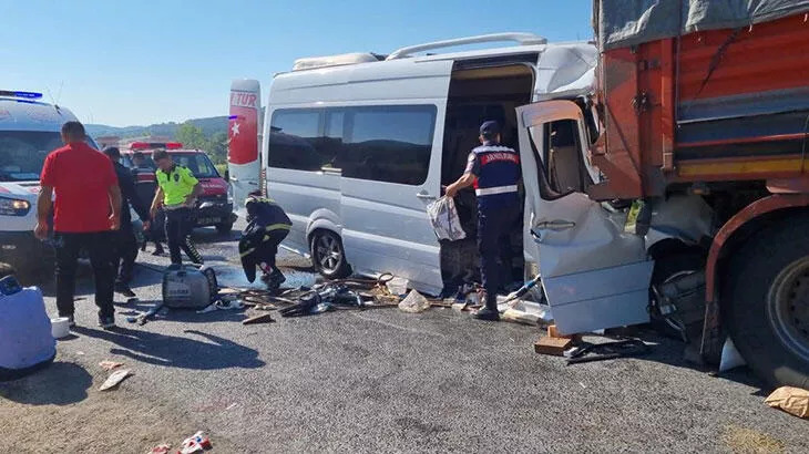 Eskişehir-Bursa karayolunda can pazarı! Çok sayıda yaralı