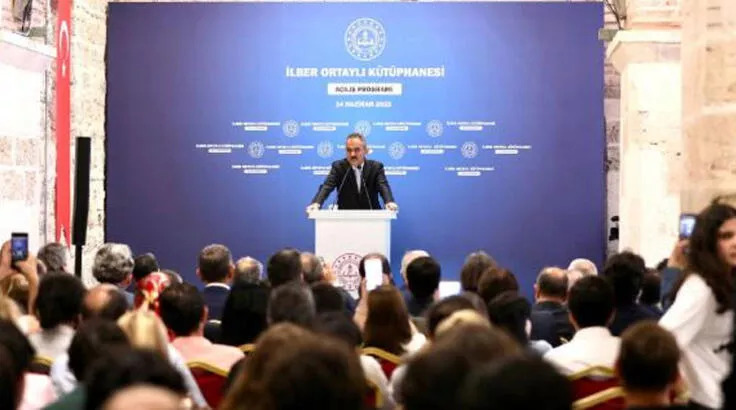 Bakan Özer: İlk defa yazın kütüphaneler açık olacak