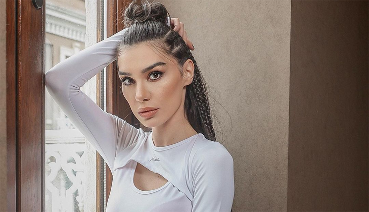 Burcu Kıratlı’dan Kendall and Kylie tanıtımı