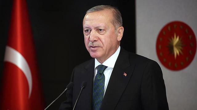 Cumhurbaşkanı Erdoğan, voleybol milli takımlarını tebrik etti