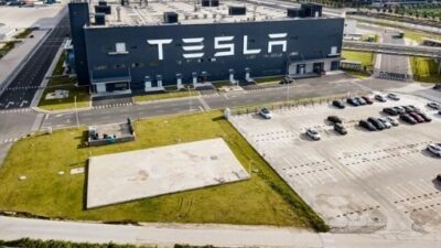 Tesla küçülüyor: 200 kişiyi işten çıkardı