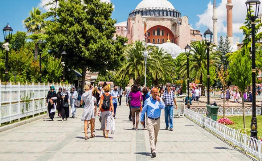 İlk 4 ayda İranlı turist sayısındaki artış yüzde 300’ü aştı