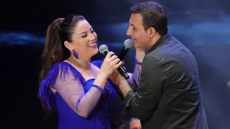 Bir sahne iki yıldız