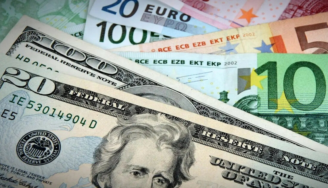 Dolar ve euro yılın zirvelerini güncelledi