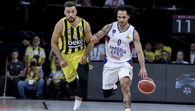 Anadolu Efes seriyi 2-1 yaptı